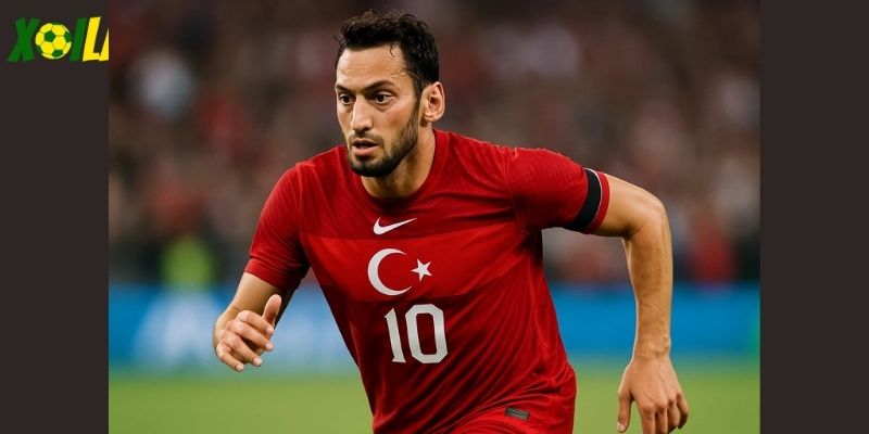 Çalhanoğlu là hy vọng trong trận Thổ Nhĩ Kỳ vs Tây Ban Nha.